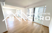 Penthouse apartment with a roof terrace in a new building near the sea, for sale (2)