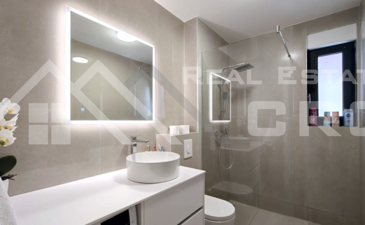 Fully furnished apartment with a terrace and garden, in a new buil (4)