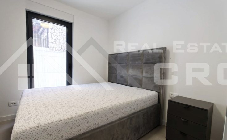 Fully furnished apartment with a terrace and garden, in a new buil (5)