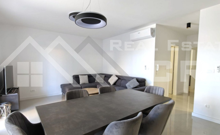 Fully furnished apartment with a terrace and garden, in a new buildi