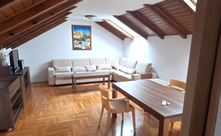 Furnished apartment with two balconies and a spacious garage, for sale