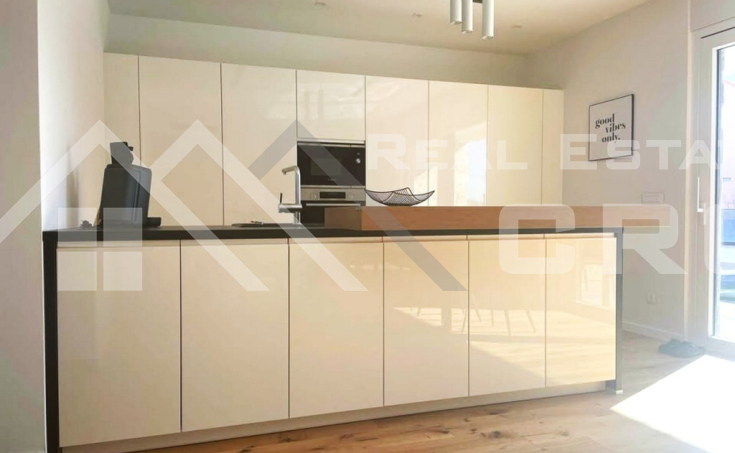 Elegant, fully furnished villa with a garage situated in a peaceful location, for sale (7)