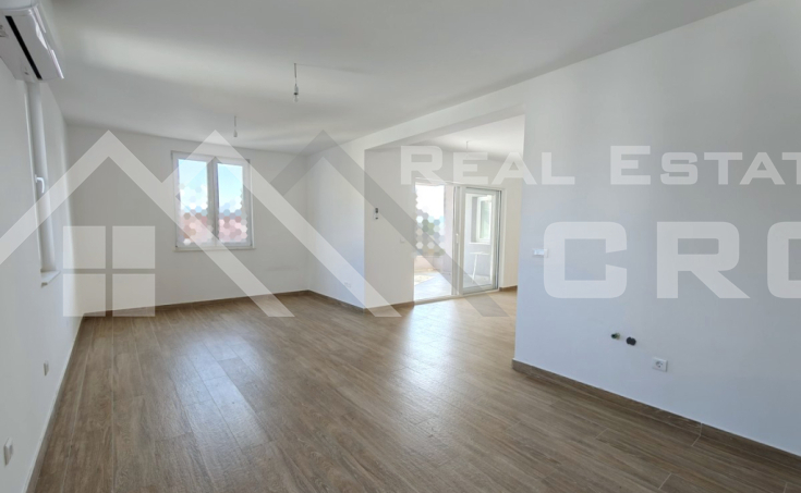 Two-bedroom apartment in a new building with a covered terrace, Bol, for sale (4)