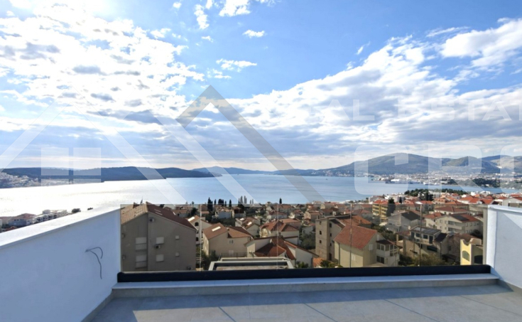 Modern penthouse with a rooftop terrace and a spectacu (10)