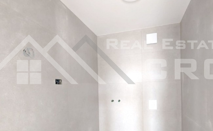 Modern penthouse with a rooftop terrace and a spectacu (14)