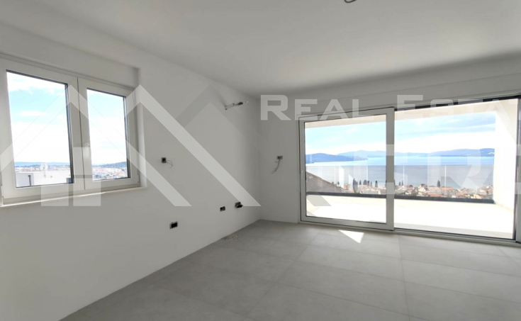 Modern penthouse with a rooftop terrace and a spectacula (1)