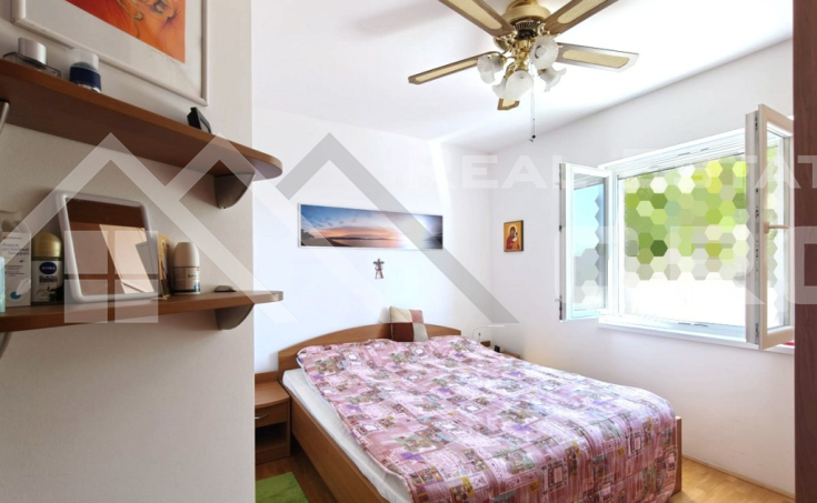 Furnished two-bedroom apartment with terraces in Bol, for sale (1)