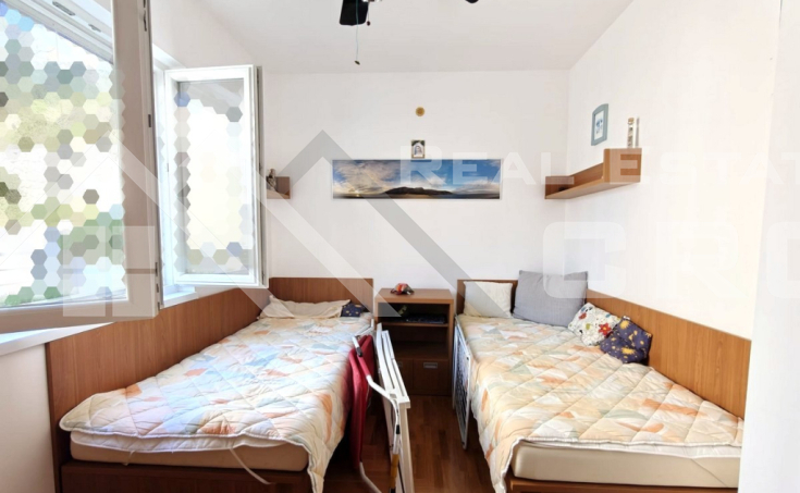 Furnished two-bedroom apartment with terraces in Bol, for sale (4)