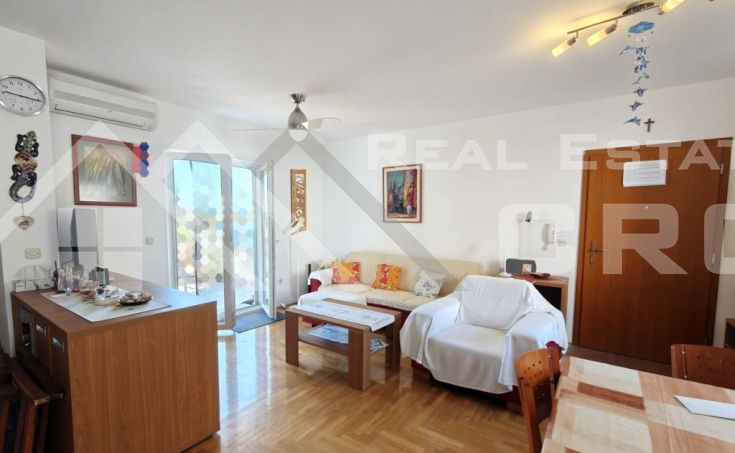 Furnished two-bedroom apartment with terraces in Bol, for sale (5)