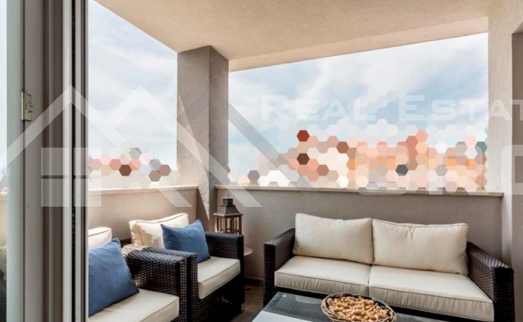 Spacious duplex apartment in immediate proximity to the sea, Podstrana, for sale (12)