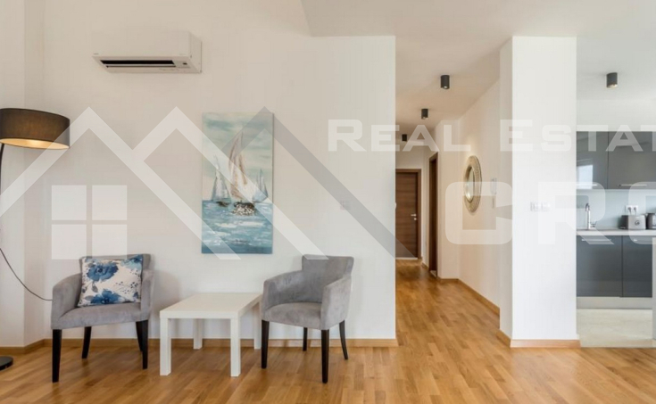 Spacious duplex apartment in immediate proximity to the sea, Podstrana, for sale (9)