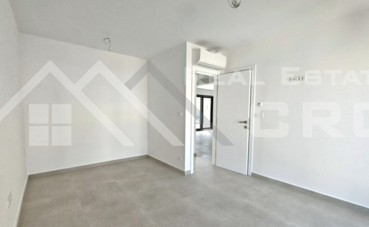 Two-bedroom apartment with a sea view, in a modern new building (1)