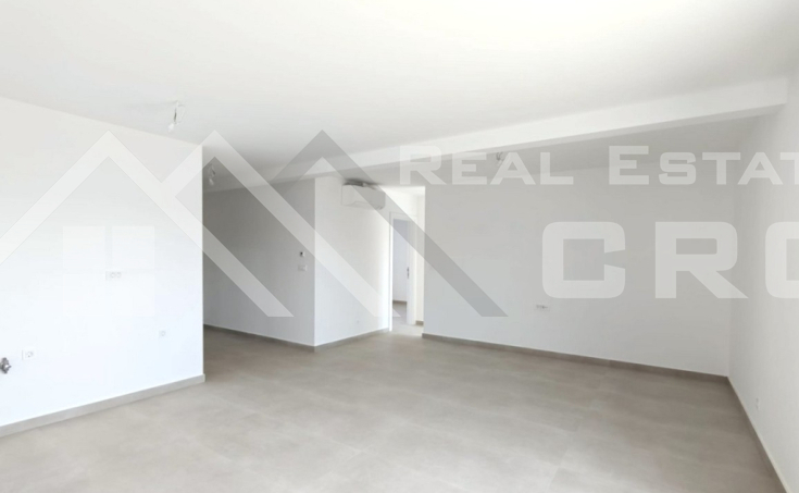 Two-bedroom apartment with a sea view, in a modern new building (2)