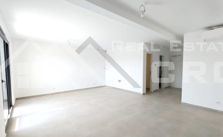 Two-bedroom apartment with a sea view, in a modern new building (3)