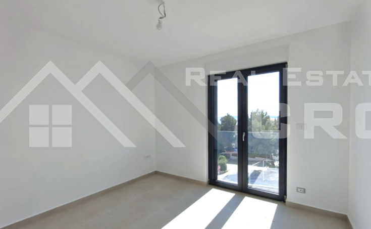 Two-bedroom apartment with a sea view, in a modern new building (7)