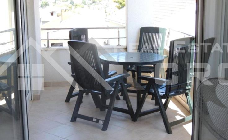 Spacious, fully furnished two-bedroom apartment with a sea view, for sale (2)