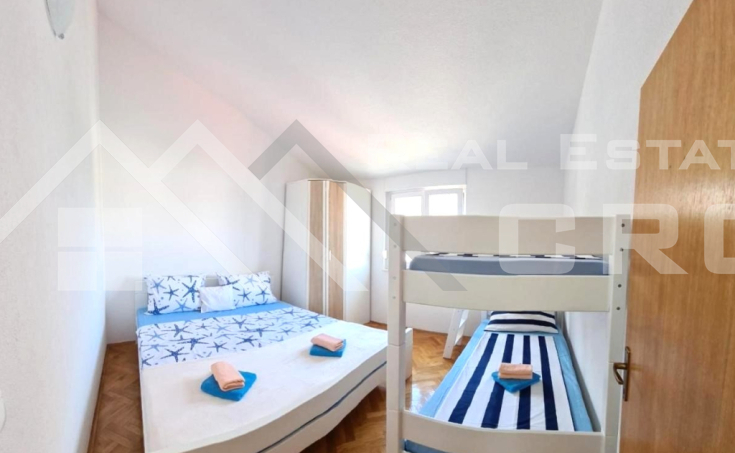 Spacious, fully furnished two-bedroom apartment with a sea view, for sale (3)