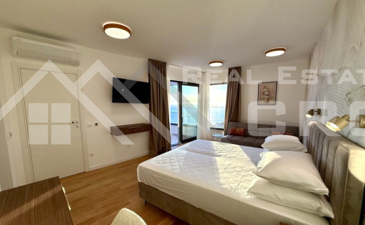  Elegant luxury villa boasting a stunning sea view, Rogoznica area, for sale (10)