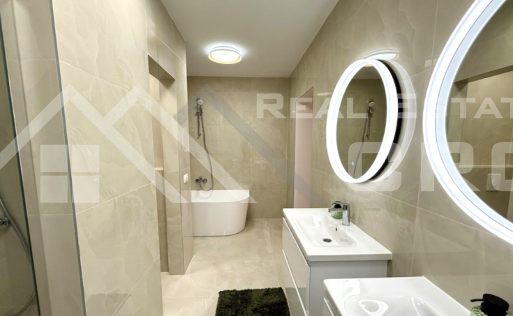  Elegant luxury villa boasting a stunning sea view, Rogoznica area, for sale (4)