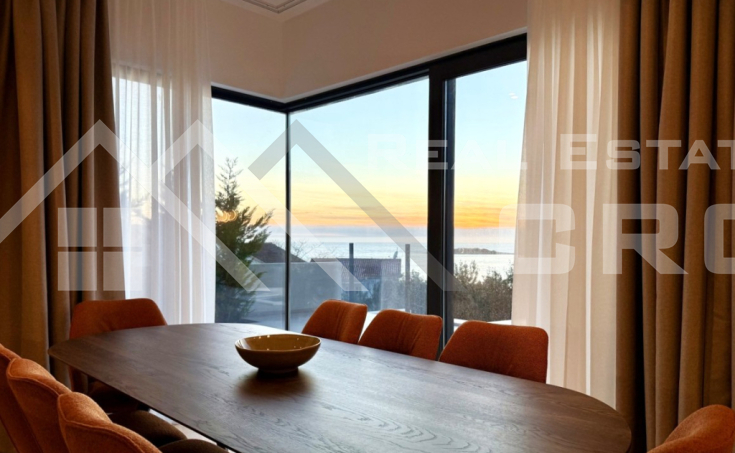  Elegant luxury villa boasting a stunning sea view, Rogoznica area, for sale (7)