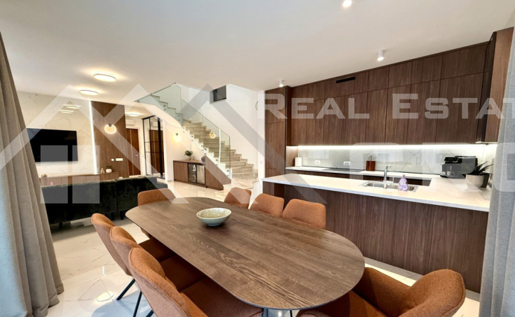  Elegant luxury villa boasting a stunning sea view, Rogoznica area, for sale (9)