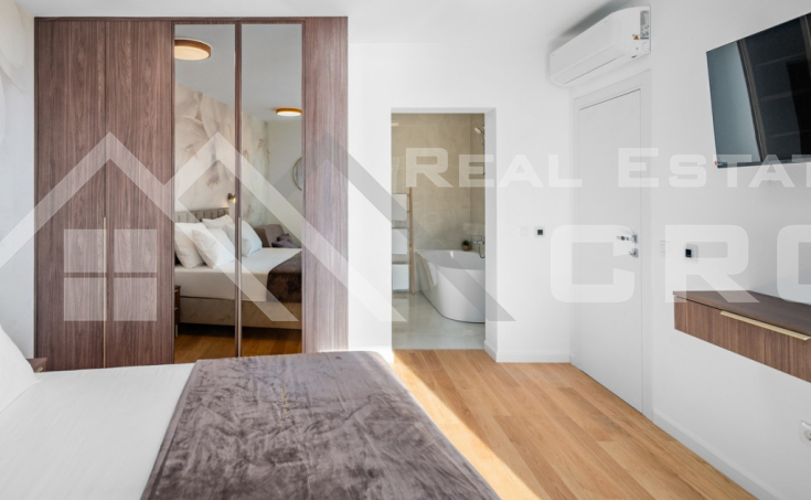 Elegant luxury villa boasting a stunning sea view, Rogoznica area, for sale (17)