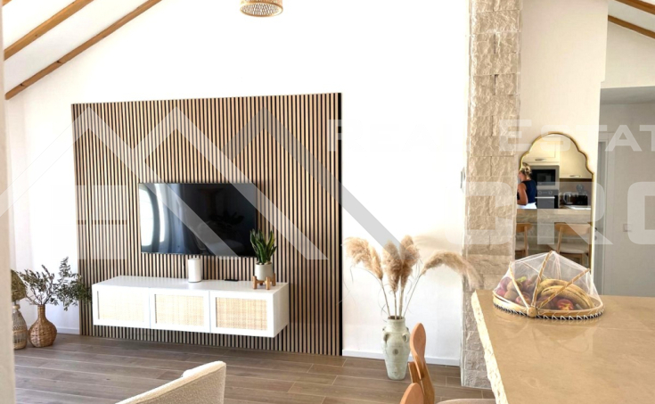 Beautiful stone house with a pool on a spacious Mediterranean estate, for sale (3)