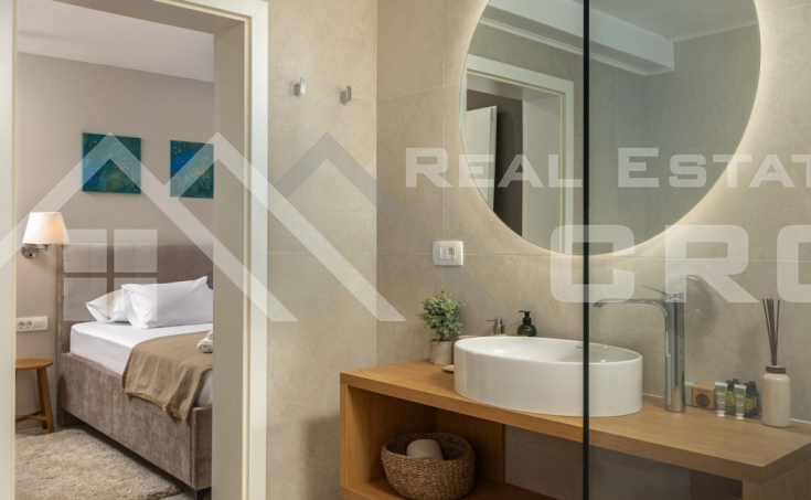 Beautiful stone villa with a pool offering a lovely sea view, for sale (5)