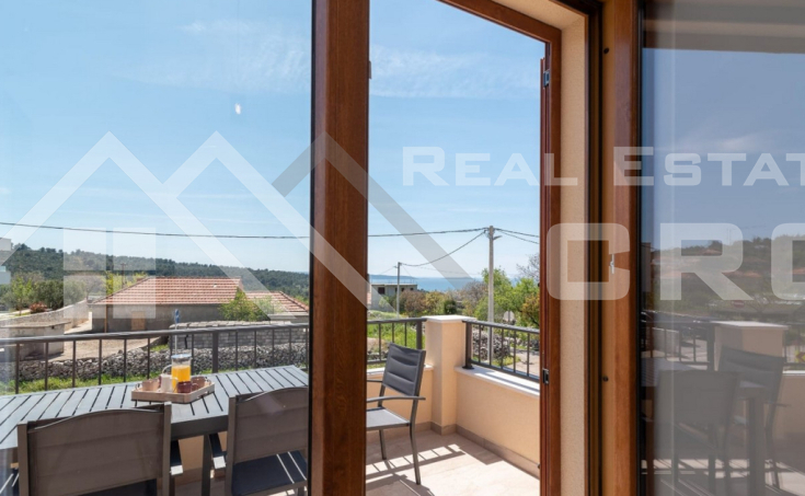 Lovely holiday home with a pool in a peaceful setting, for sale