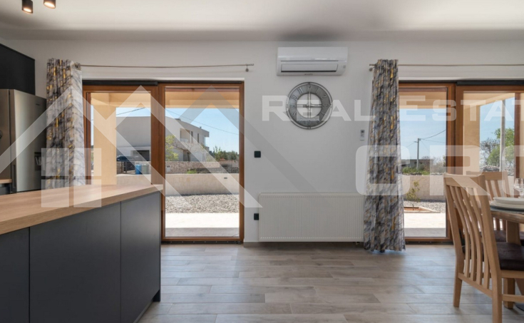 Lovely holiday home with a pool in a peaceful setting, for sale (11)