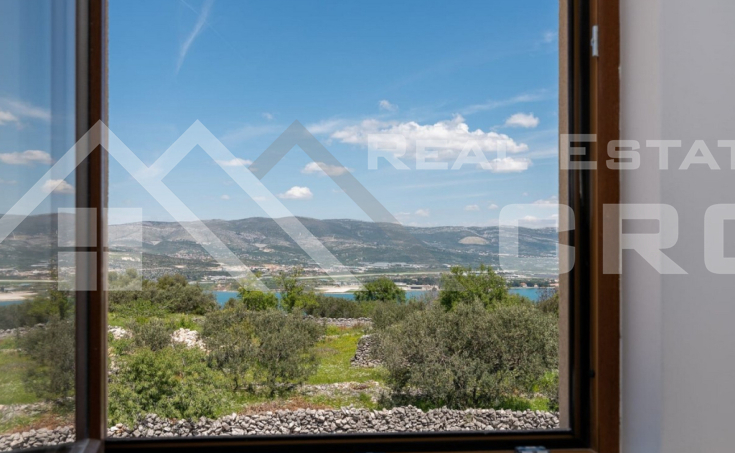 Lovely holiday home with a pool in a peaceful setting, for sale (12)