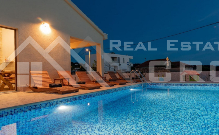 Lovely holiday home with a pool in a peaceful setting, for sale (15)