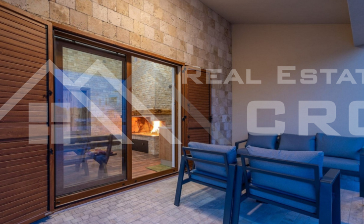 Lovely holiday home with a pool in a peaceful setting, for sale (2)