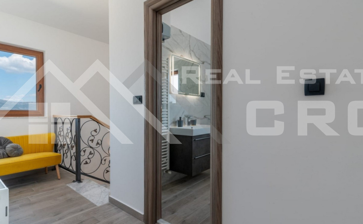 Lovely holiday home with a pool in a peaceful setting, for sale (3)