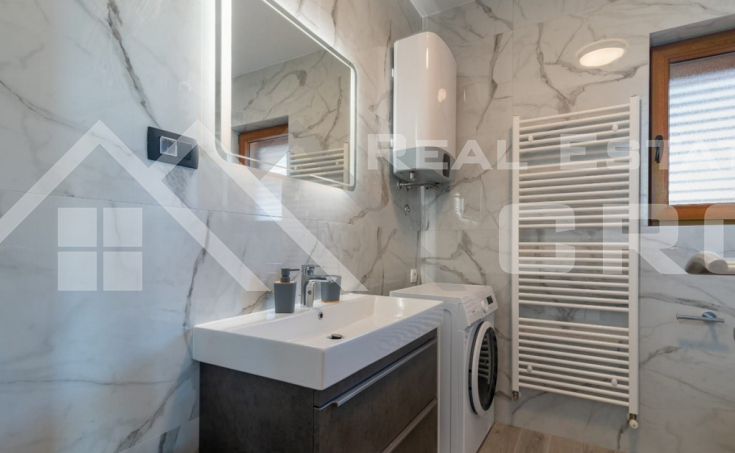 Lovely holiday home with a pool in a peaceful setting, for sale (7)