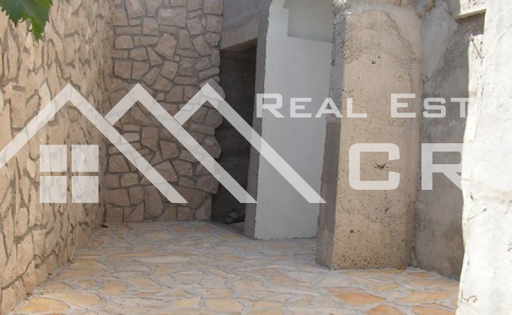 Residental building with a beautiful sea view for sale, Brac island (16)