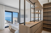 Luxury villa with a garage, in a beautiful setting boasting sea views