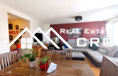 Spacious two-bedroom apartment with a sea view in an attractive location in Bol, for sale (3)