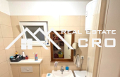 Spacious two-bedroom apartment with a sea view in an attractive location in Bol, for sale (5)