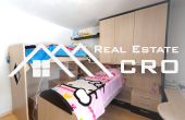 Spacious two-bedroom apartment with a sea view in an attractive location in Bol, for sale (9)