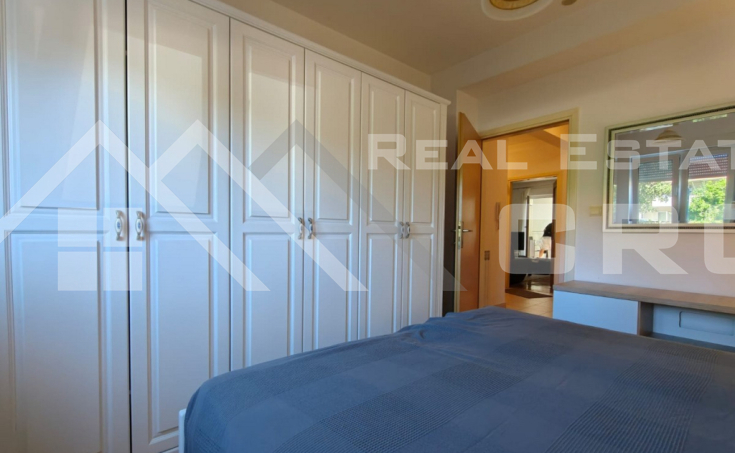 Fully furnished and equipped two-bedroom apartment in Sinj, for sale  (13)
