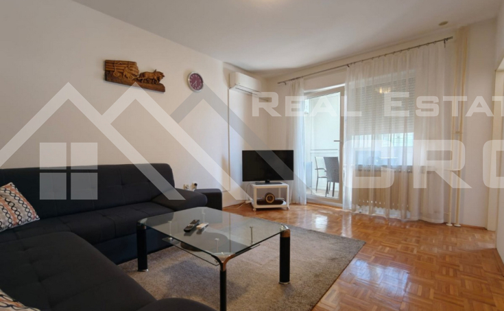 Fully furnished and equipped two-bedroom apartment in Sinj, for sale  (2)