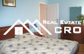 ČIOVO, Beautiful spacious furnished apartment 105 m² – 60 m from the sea, sea view, shared pool (10)