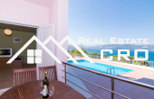 ČIOVO, Beautiful spacious furnished apartment 105 m² – 60 m from the sea, sea view, shared pool (6)