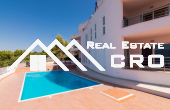 ČIOVO, Beautiful spacious furnished apartment 105 m² – 60 m from the sea, sea view, shared pool (7) (Kopiraj)