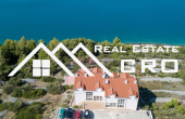 ČIOVO, Beautiful spacious furnished apartment 105 m² – 60 m from the sea, sea view, shared pool (9)