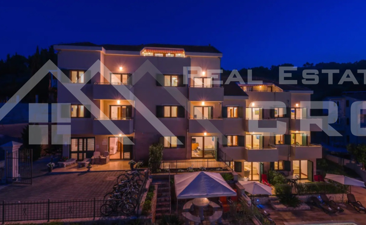 Real Estate Čiovo - Fully Furnished Apartment with Garden and Shared Pool  (11)