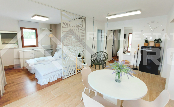 Real Estate Čiovo - Fully Furnished Apartment with Garden and Shared Pool  (16)