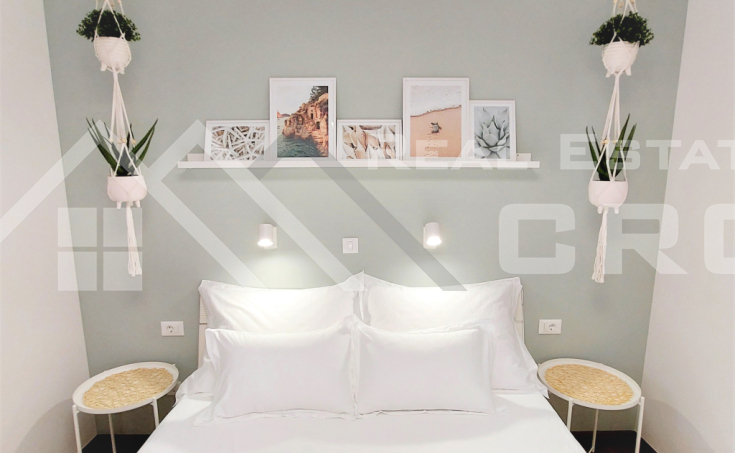 Real Estate Čiovo - Fully Furnished Apartment with Garden and Shared Pool  (18)