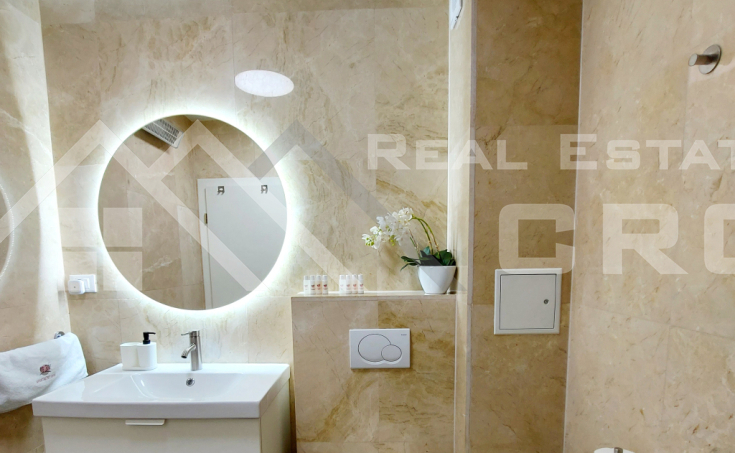 Čiovo Real Estate - Two-bedroom apartment with a large covered terrace and a swim (4)